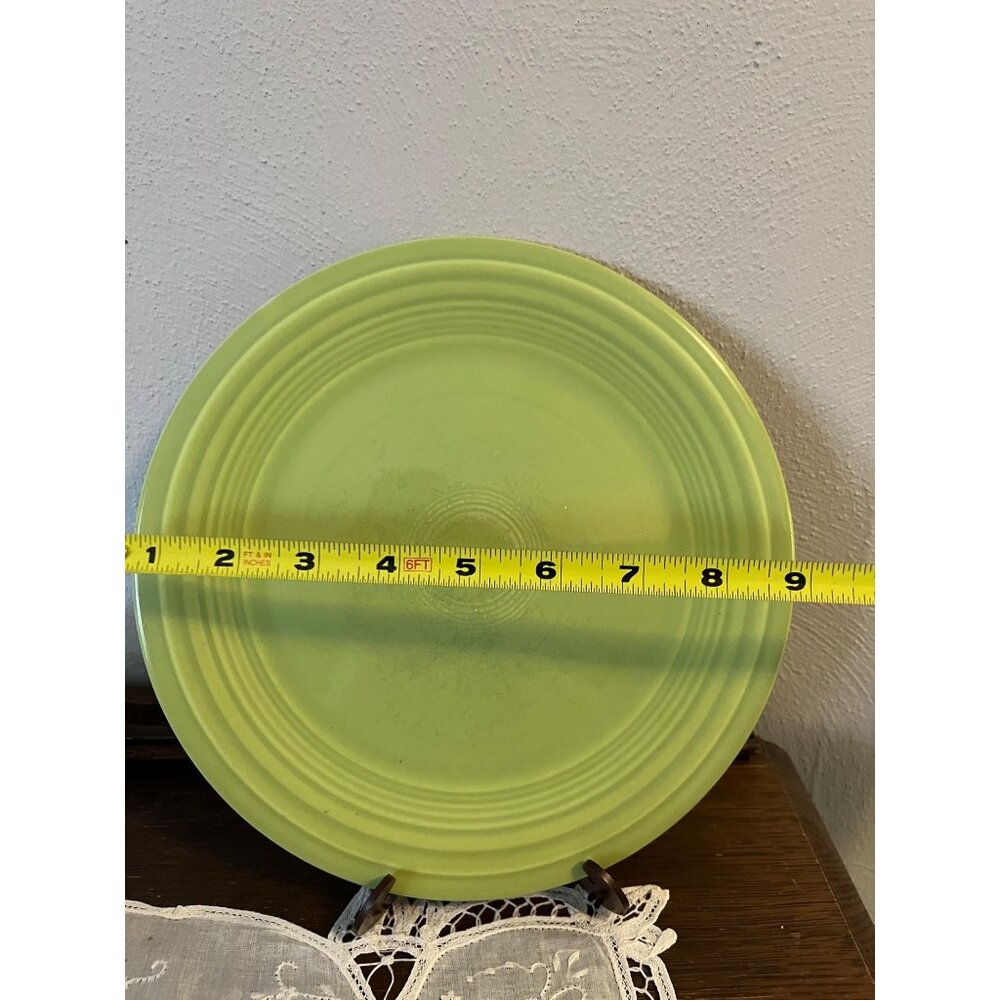 Fiesta-ware Chartreuse Dinner Plate, some wear in center - Picture 2 of 3